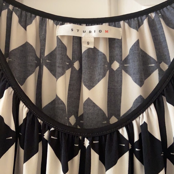 Studio M Dress size small - Picture 2 of 5